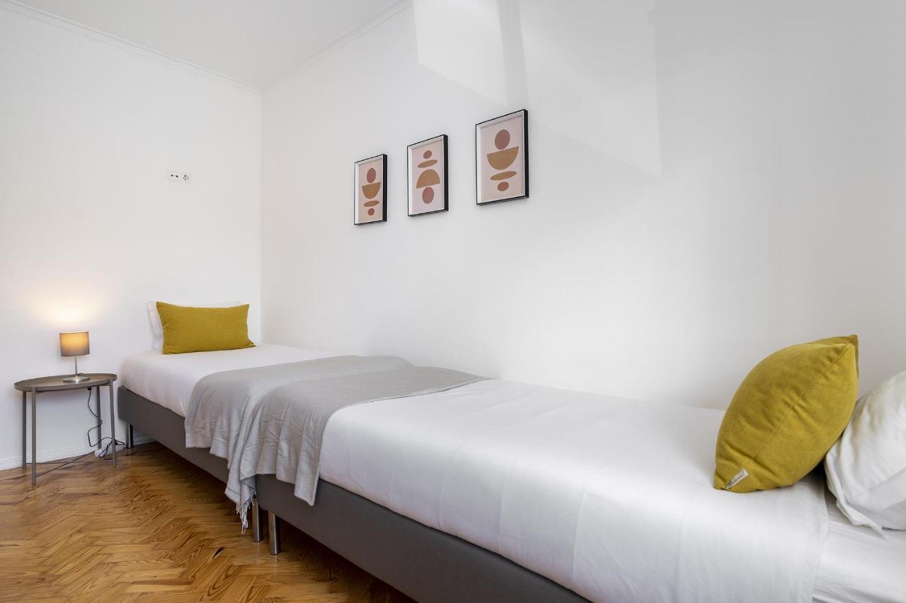 Whome Peaceful Alges Family Home Away From City Noise Lisboa Ngoại thất bức ảnh